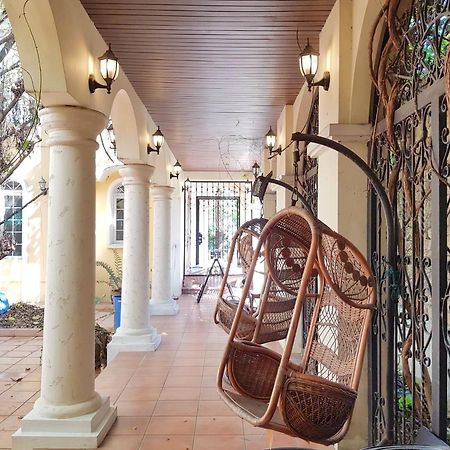 Prompimarn Villa Toscana Bangkok Buitenkant foto