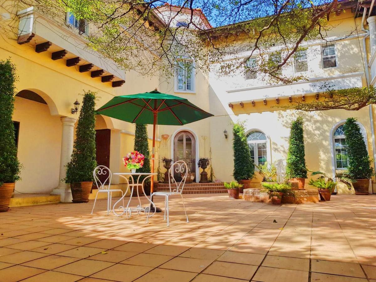 Prompimarn Villa Toscana Bangkok Buitenkant foto