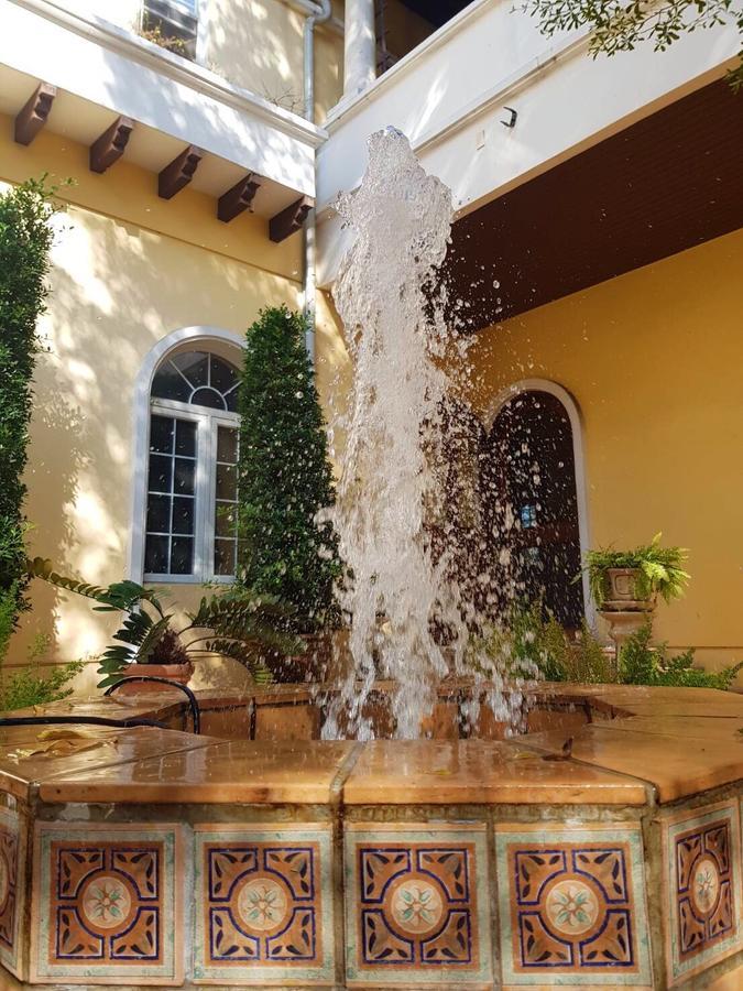 Prompimarn Villa Toscana Bangkok Buitenkant foto