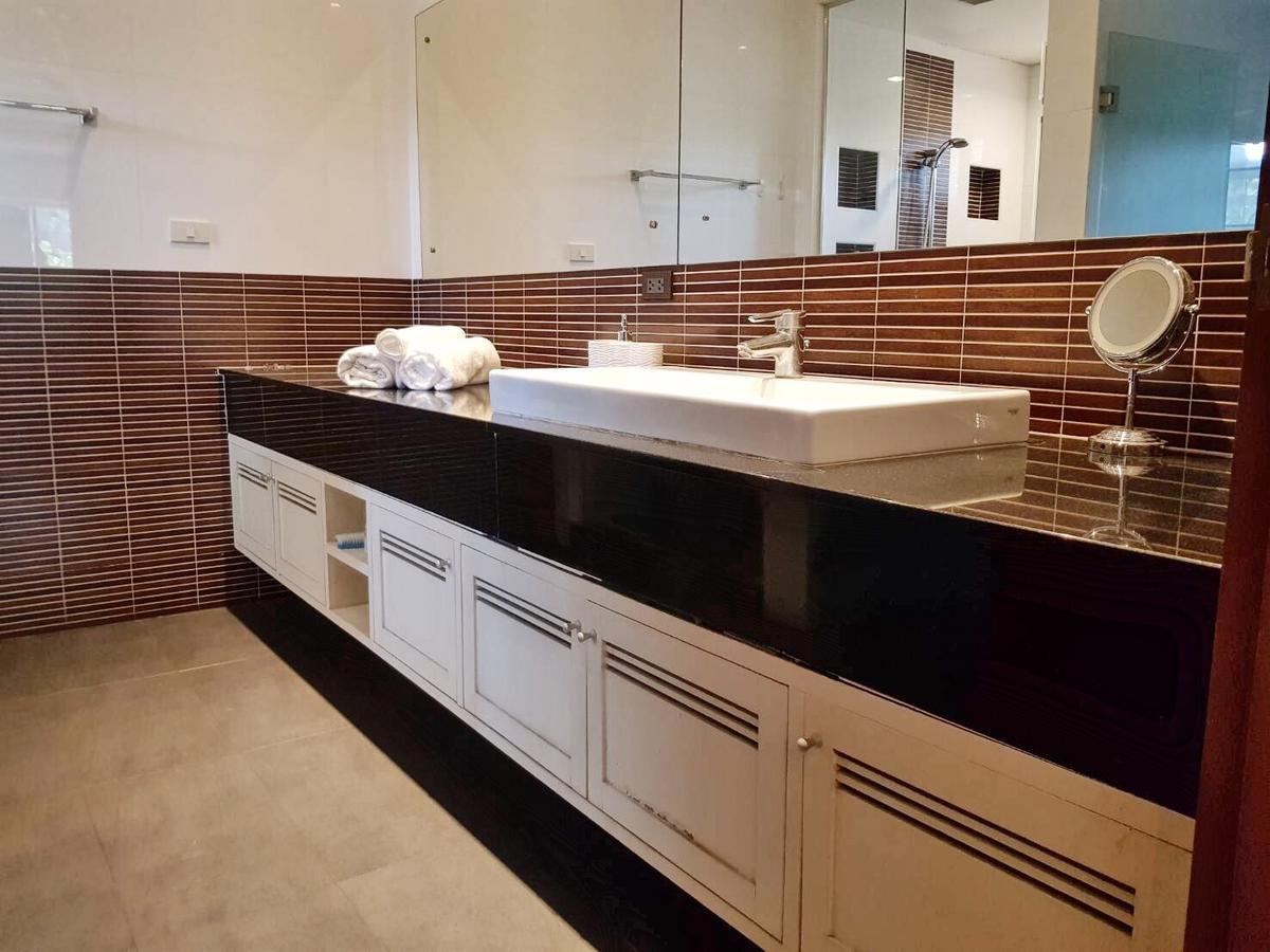 Prompimarn Villa Toscana Bangkok Buitenkant foto