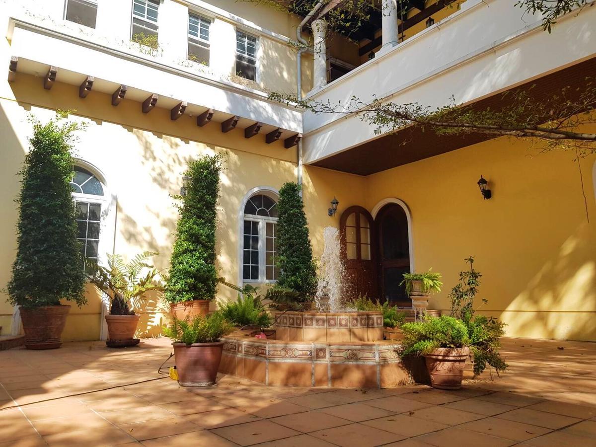 Prompimarn Villa Toscana Bangkok Buitenkant foto
