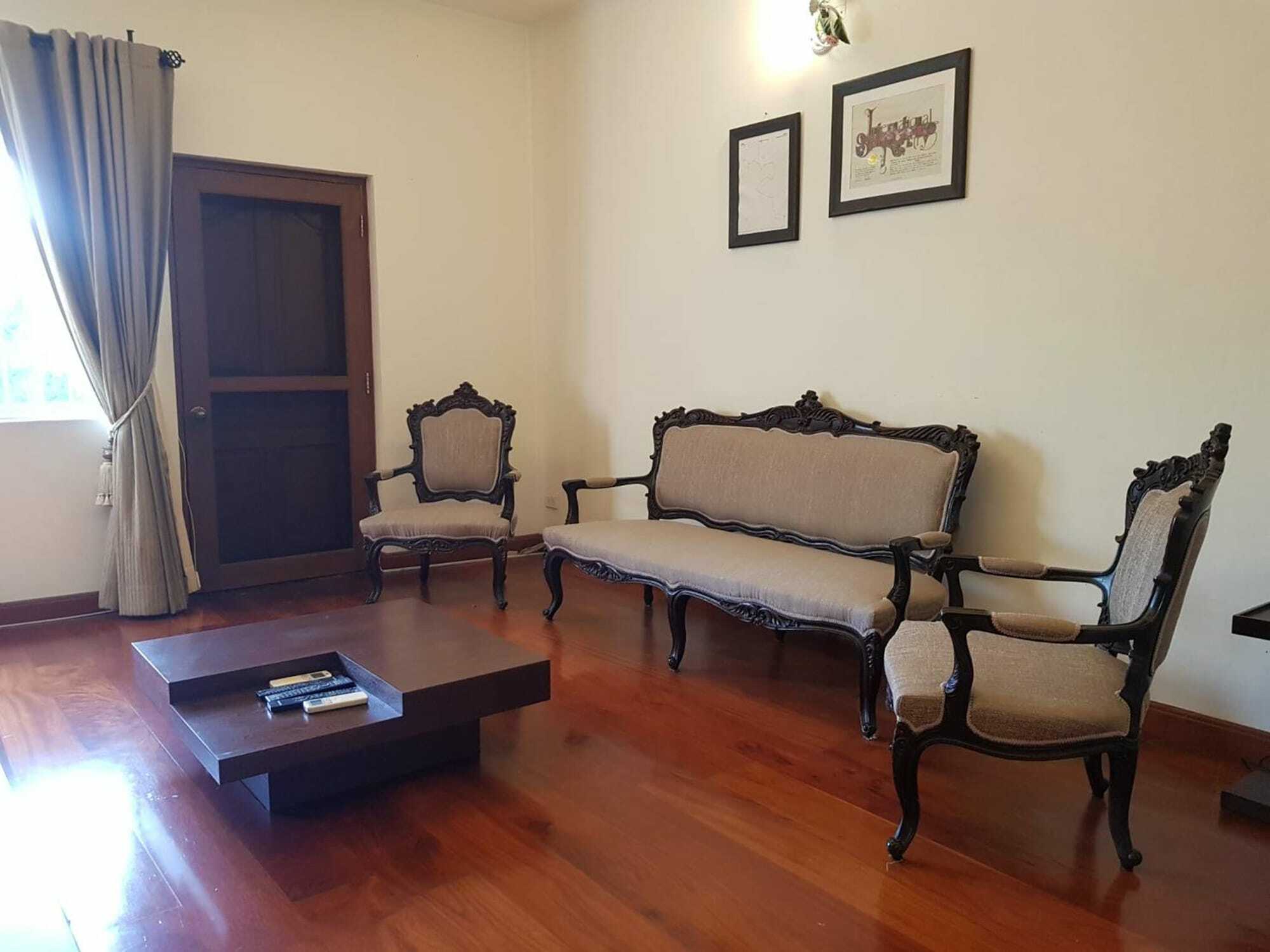 Prompimarn Villa Toscana Bangkok Buitenkant foto